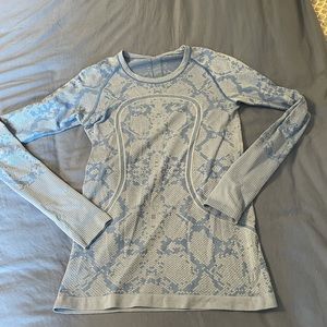 Lululemon Long sleeve patterned swiftly tech